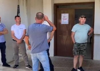 “Festivali UNUM” / Taksistët e Lezhës në protestë: Na kanë përjashtuar nga shërbimi, do vijnë taksi nga Tirana