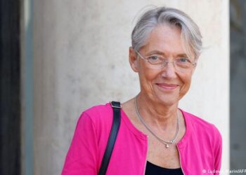 Kush është Elisabeth Borne kryeministrja e re e Francës?