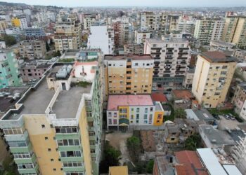 Durrës/ Si u shtuan ndërtimet e paligjshme pas tërmetit!
