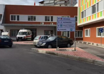 I plagosur me kaçavidë në qafë, i riu shkon në spitalin e Sarandës