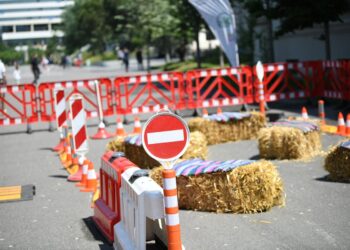 FOTO / E diela pa makina në Tiranë, dhjetëra aktivitete në rrugët e kryeqytetit