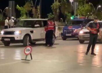 Fier/ Ja se çfarë po ndodh në qytetin e njohur, policia e gjitha ‘në këmbë’, kudo kontrolle blic për…