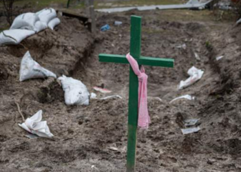 Akuza e qytetarit ukrainas: “Rusët më varrosën të gjallë”