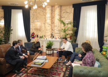 Veliaj pret kryetaren e Këshillit të Kharkivit: “Ju ofrojmë kontributin tonë për rindërtimin e Ukrainës pas luftës”