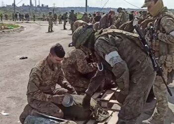 Lufta/ Zelensky: Po bëjmë gjithçka për të rikthyer paqen! Moska: Nuk shkëmbejmë të burgosurit e fabrikës Azovstal