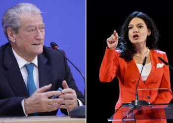 “SPAK s’po i dëgjon ulërimat e të vrarëve prej teje”/ Spiropali, replikë me Berishën në Kuvend: E bëni mirë rolin e viktimës