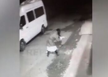 VIDEO / Dalin pamjet si iu vu tritol policit në Shkodër, autori me paruke dhe… fustan!