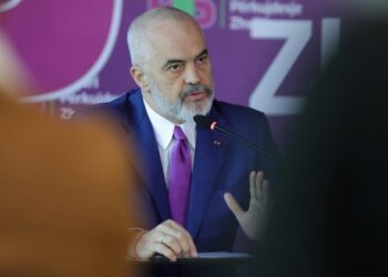 “Srebrenica”/ Rama publikon videon: Për ata që akoma budallallepsen nga shejtanbudallallëqet e një të damkosuri botërisht