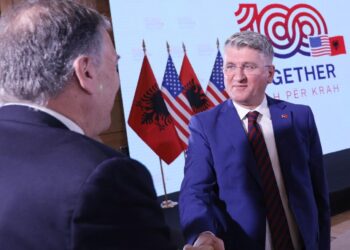 Gjekmarkaj publikon fotot! Ja me cilët eksponentë të PD u takua Mike Pompeo