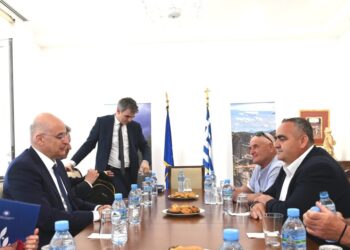 Dendias e nis vizitën në Shqipëri nga Himara, takohet me Fredi Belerin e Omonias
