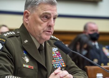 “Fuqitë e mëdha mund të futen në luftë”/ Gjenerali i lartë amerikan: Pushtimi i Ukrainës kërcënon stabilitetin e botës