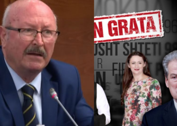 E ka me Berishën?! Vuajti vendimet e komunizmit, Kapexhiu: Të largohen politikanët e përfshirë. Palaço t’i…!