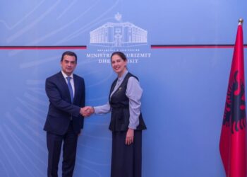 Kumbaro me ministrin grek të mjedisit: E kthejmë lumin e Vjosës në urë bashkëpunimi mes dy vendeve tona