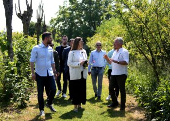 “Mbështesim iniciativën e lirë”/ Kumbaro konsultim me Shoqatën e Agroturizmit për ndryshimet ligjore: Shtojmë mundësitë për sektorin