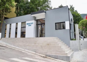 I publikuan videon e tradhtisë, 23-vjeçarja në gjendje të rëndë. Policia e merr në mbrojtje, ndjekje penale vjehrrin e vjehrrën: E dhunuan