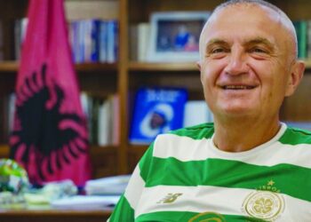 VIDEO/ Hap dyert e Presidencës për skocezët/ Meta pret tifozët keltë: Më kujtuan parasjën