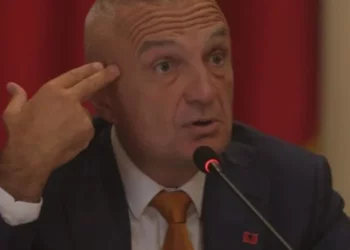 Me sopata e sfurqe?! Meta paralajmëron shqiptarët dhe politikën: Më 25 korrik fillon ekzekutimi i…!