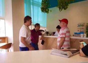 Gjobë për Koço Devolen nga çupa biondinë e policisë