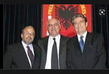 Politologu publikon marrëveshjen e vitit 2002: Ja si Nano e Berisha zgjodhën President Moisiun