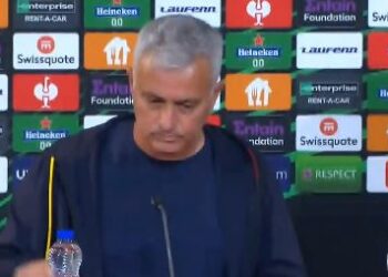 Mourinho flet nga “Air Albania”: Po mendoja të vija me shapka prej Kumbullës. Futbolli më ka çuar kudo, por jo në Shqipëri