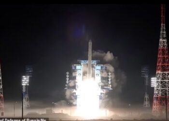 VIDEO/ Putin po kërcënon?! Rusia lëshon një raketë në hapësirë. Ja çfarë thotë Kremlini