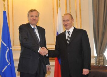 INTERVISTA/ Ish-kreu i NATO-s rrëfen bisedat e vështira me Putinin në 2008-n, batutën për gruan dhe qëndrimin franko-gjerman
