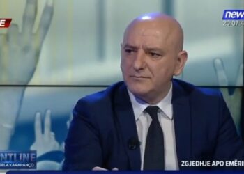 “I mungon karta morale”/ Bejko akuzon Berishën: Doktori mban pranë njerëz që kanë ndarë para me të!