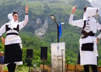 Turizmi në Tropojë bën bashkë Shqipërinë dhe Kosovën. Kumbaro: U ulëm për herë të parë për…!