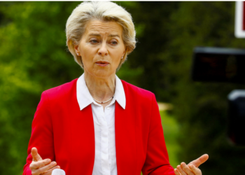 “Rusia të paguajë për Ukrainën”/ Ursula von der Leyen paralajmëron embargo të naftës ruse brenda pak javëve