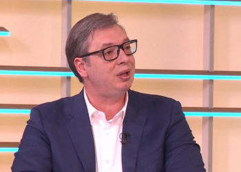 Premtimi i çuditshëm/ Vuçiç: Pres një lajm për Serbinë, nëse ndodh do hidhem në pishinë me kostum