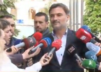 Nuk ju njeh ‘Rithemelimi’/ Alibeaj: E çfarë pastaj! Grupi parlamentar ndjek një axhendë të përcaktuar