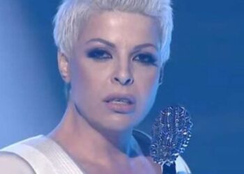 E papritur/ Këngëtarja e njohur shqiptare tërhiqet nga muzika, zbulohet arsyeja