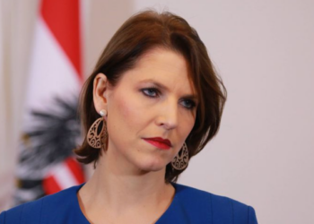 Anëtarësimi në BE/ Ministrja austriake i shuan shpresat Ukrainës, i kujton pritjen e Shqipërisë: S’ka procedurë të përshpejtuar