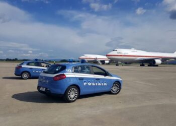 I dënuar për grup kriminal, prostitucion e rrëmbim personi, “i forti” nga Shqipëria arrestohet sa zbret nga avioni në Itali