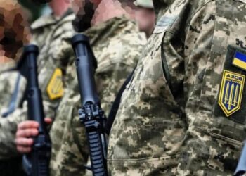 FOTO/ Putinit i hiqet “tabela”: Batalioni Azov zhduk simbolin neo-nazist të shfrytëzuar nga propagandistët rusë, në vend të tij vendosin…!