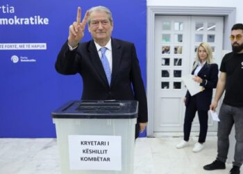 Zgjedhjet për kreun e PD-së/ Nuk ka histori, ish-kryeministri Berisha zyrtarizon kandidaturën