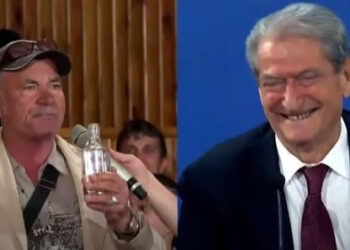 ‘Basha na e bëri k*kën në mes të shtëpisë’/ Militanti nxjerr nga xhepi shishen me raki dhe i drejtohet Berishës: Dollibash të kam gjetur!
