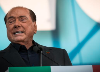 Kërkohet dënimi i Berlusconit me 6 vite burg, pagoi 24 persona për të gënjyer në gjyq për prostitucionin e të miturës