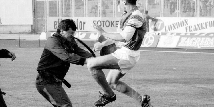VIDEO/ Kur Josip Kuzhe i shpëtonte jetën Bobanit: 32 vite nga ndeshja e famshme që nisi shkatërrimin e Jugosllavisë