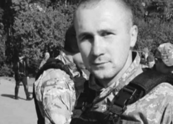 FOTO/ Baba i dy fëmijëve, ekzekutohet boksieri kampion në Ukrainë, po luftone kundër rusëve