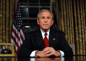 Zbulohet plani/ Media amerikane: Si do e vriste ISIS ish-presidentin Bush në Dallas me vrasës me pagesë. Ja bisedat në Whatsapp