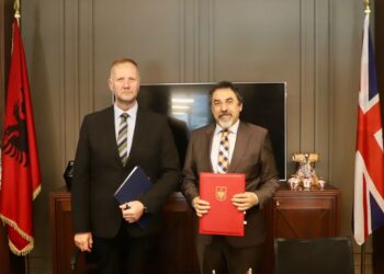 Nënshkruhet memorandumi me Britaninë, Çuçi: Kompletojmë kuadrin ligjor për të frenuar migracionin e paligjshëm