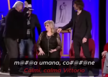 VIDEO/ “Copë m*ti”! Sherr në emisionin e njohur, gazetari çohet dhe rrëzon nga karrigia të ftuarin