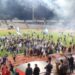 Thyen stolat në ‘Elbasan Arena’, pas derbit me Tiranë/ Arrestohen dy tifozët e Partizanit
