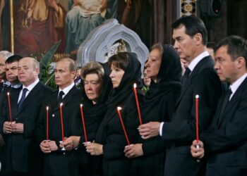 Çfarë po ndodh me Kremlinin? Dhëndri i Boris Yeltsin dorëhiqet nga roli i tij si këshilltar i Putinit