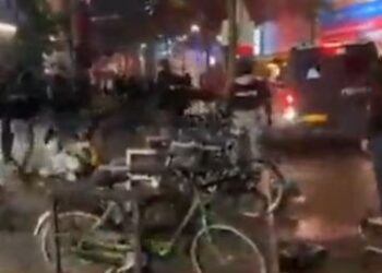 FOTO/ Humbja revolton holandezët, tifozët bëjnë “namin” në Roterdam, shkatërrojnë dyqane e godina