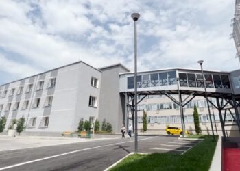 VIDEO / Transformimi i Pediatrisë së Elbasanit, Rama ndan përshtypjet e personelit mjekësor