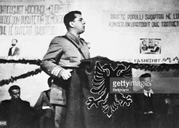 Historia e panjohur e shqiptarit që doli nga burgu me ndërhyrjen e Ajnshtajnit/ Promemoria për Enver Hoxhën në ‘45: Dhunimi i pronës private, vetëvrasje!