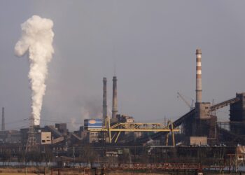 Lufta/ Rusët kanë filluar të sulmojnë fabrikën e çelikut “Azovstal” në Mariupol