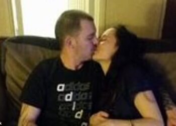 FOTOT/ E strehuan pasi u largua nga lufta, gruaja britanike ankohet: Refugjatja ukrainase më mori burrin. Flisnin letonisht, nuk…!